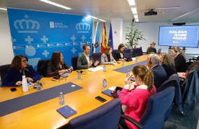 ep reunion de alfonso villares y otros responsables de la conselleria do mar con una delegacion de