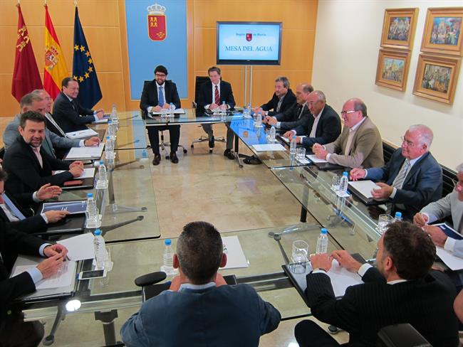 Reunión de la Mesa del Agua con el presidente Fernando López Miras | EUROPA PRESS ep reunionla mesaaguapresidente fernando lopez miras