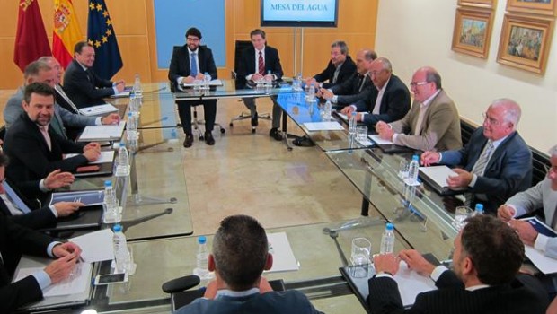 ep reunionla mesaaguapresidente fernando lopez miras
