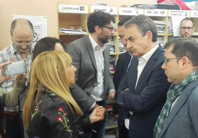 Zapatero conversa con docentes del IES Tirant lo Blanch | EUROPA PRESS ep zapatero conversadocentesies tirantblanch