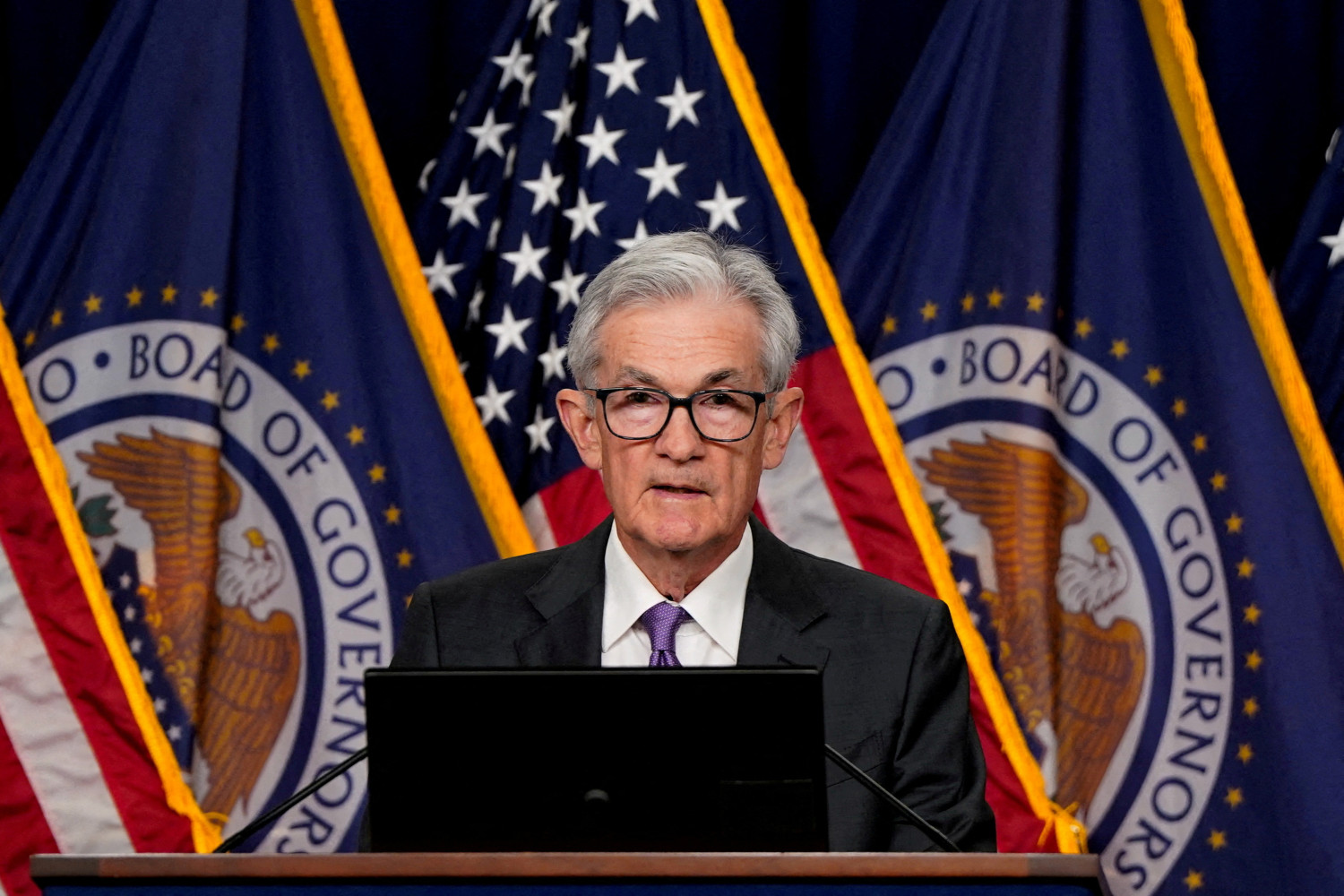 Powell (Fed) avisa: No está garantizado que la inflación baje, el camino es incierto