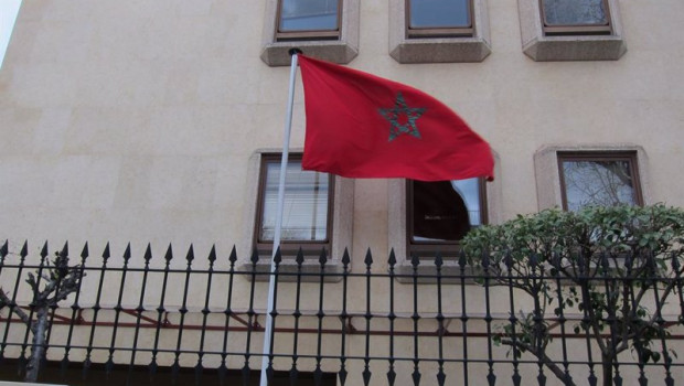 ep archivo   bandera de marruecos en la embajada marroqui en madrid
