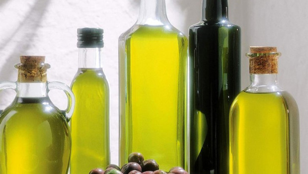 ep archivo   botellas con aceite de oliva