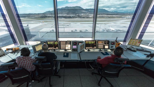 ep archivo   controladores de enaire en la torre de control de malaga
