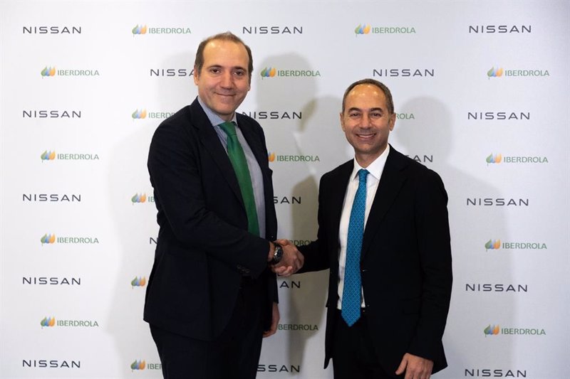 Iberdrola y Nissan firman un acuerdo para impulsar la movilidad sostenible en Italia