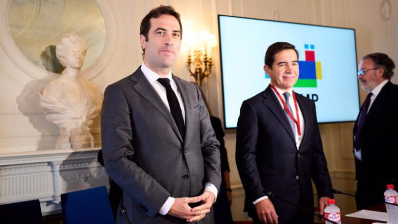 ep archivo el ministro de economia comercio y empresa carlos cuerpo i y el presidente del bbva ep archivo el ministro de economia comercio y empresa carlos cuerpo i y el presidente del bbva