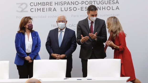 ep archivo   i d la ministra de trabajo de portugal ana mendes godinho el primer ministro de