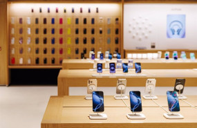 ep archivo   varios iphone expuestos en una tienda