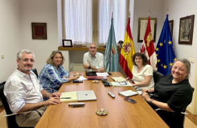 ep el alcalde de segovia jose mazarias centro con la alcaldesa de santiago goretti sanmartin dcha y