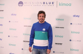 ep el piloto espanol fernando alonso posa ante los medios antes de la presentacion del proyecto