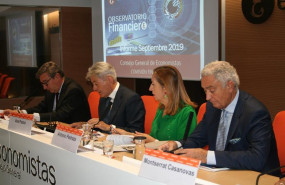 ep el presidente del consejo general de economistas de espana valentin pich junto con la