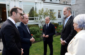 ep el rey felipe vi 2d conversa con el primer ministro de canada mark carney c y el vicepresidente