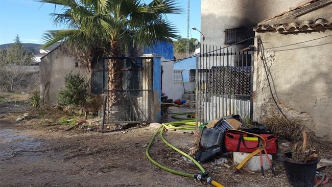 Imagen de la casa afectada por el incendio | BOMBERS VALÈNCIA ep imagenla casa afectadaincendio