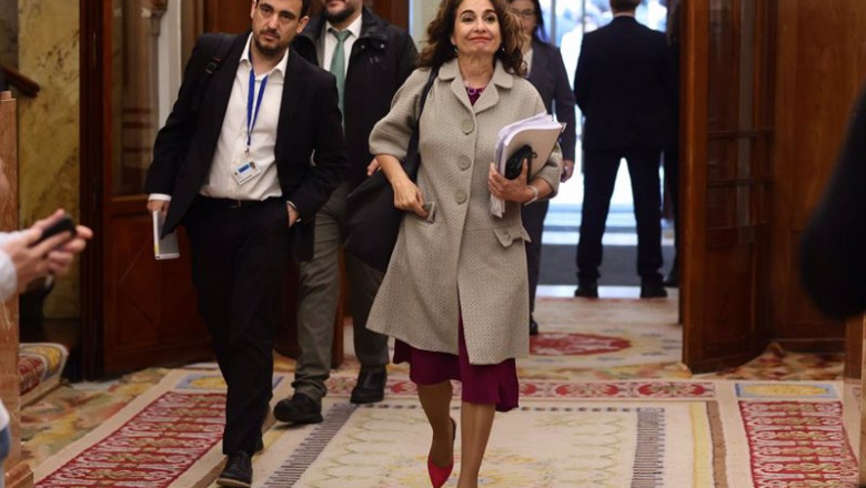 ep la ministra de hacienda y funcion publica maria jesus montero a su llegada a una sesion plenaria ep la ministra de hacienda y funcion publica maria jesus montero a su llegada a una sesion plenaria
