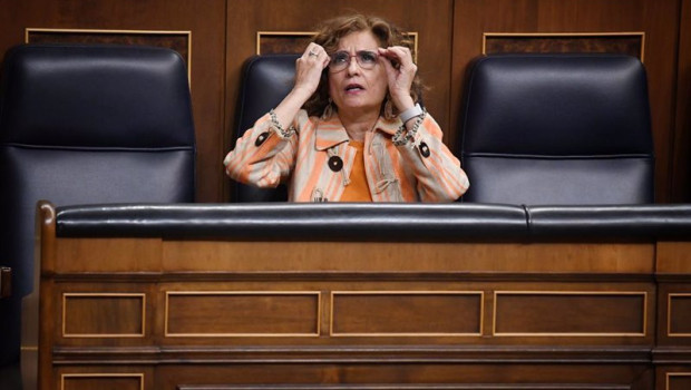 ep la vicepresidenta primera y ministra de hacienda maria jesus montero durante una sesion plenaria 20250328142604