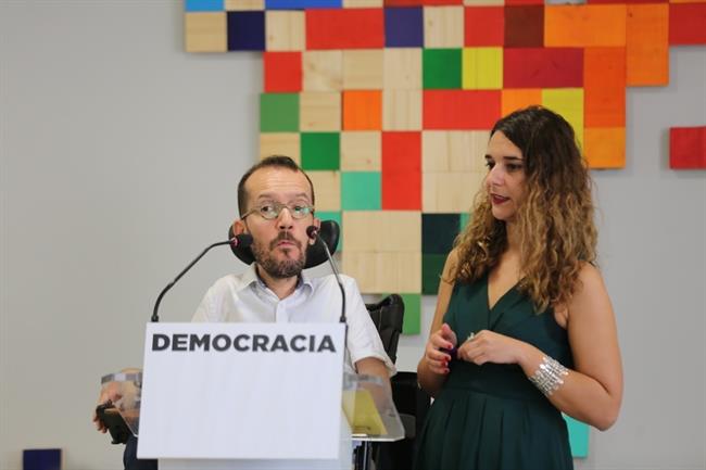 Pablo Echenique y Noelia Vera ofrecen una rueda de prensa | EUROPA PRESS ep pablo echeniquenoelia vera ofrecenruedaprensa