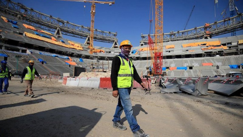 ep trabajadores cataries construyen los estadios que albergaran el mundial de futbol en 2022 ep trabajadores cataries construyen los estadios que albergaran el mundial de futbol en 2022