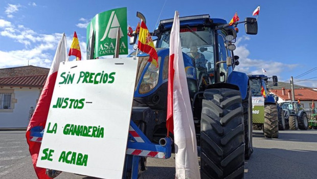 ep tractorada de protesta por el precio de la leche en una foto de archivo