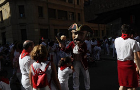 ep un kilikila comparsagigantescabezudospamplona endesalidassanfermines
