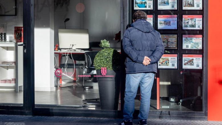 ep una oficina de empresa inmobiliaria a 19 de enero de 2026 en madrid espana