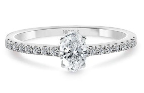 anillo compromiso dafne petit diamante oval 030 oro blanco anillo compromiso dafne petit diamante oval 030 oro blanco