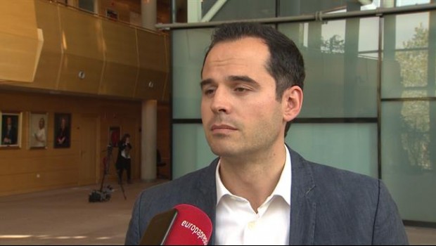 ep aguado comparecela dimisioncristina cifuentes