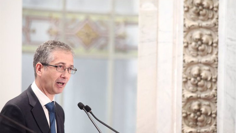 ep archivo el gobernador del banco de espana pablo hernandez de cos durante su intervencion en la ep archivo el gobernador del banco de espana pablo hernandez de cos durante su intervencion en la