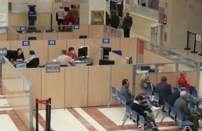 ep archivo   oficina de la agencia tributaria en plena campana de la renta