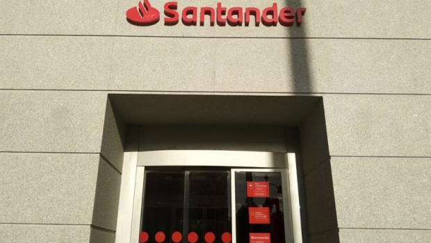 ep archivo   una oficina de banco santander en madrid