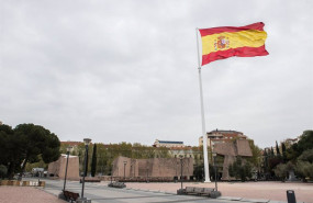 ep bandera de espana en la plaza de colon durante el primer dia del luto oficial por los fallecidos