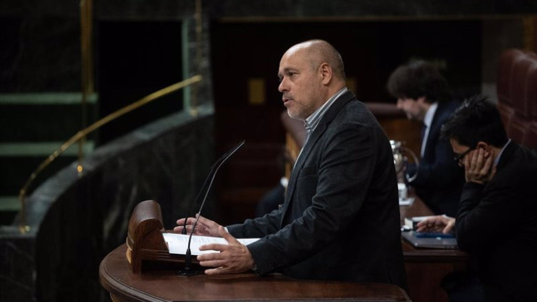 ep el diputado de erc jordi salvador i duch carlos flores interviene durante una sesion plenaria en ep el diputado de erc jordi salvador i duch carlos flores interviene durante una sesion plenaria en