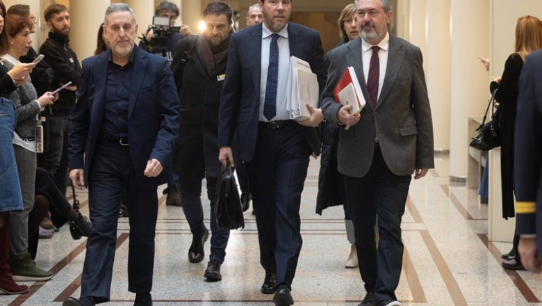 El ministro de Transportes y Movilidad Sostenible, Óscar Puente (C), comparece para dar cuenta del caos ferroviario, en el Senado, a 29 de enero de 2026 | Eduardo Parra - Europa Press ep el ministro de transportes y movilidad sostenible oscar puente c comparece para dar cuenta del
