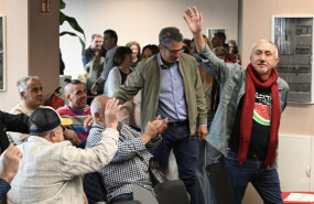ep el secretario general de ugt pepe alvarez saluda a su llegada a la asamblea de delegadas y