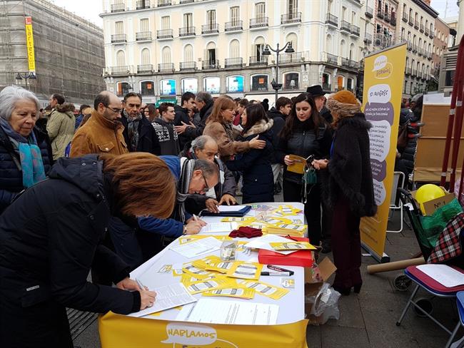Hablamos Español recoge firmas para blindar el español en Puerta del Sol | HABLAMOS ESPAÑOL ep hablamos espanol recoge firmasblindarespanolpuertasol