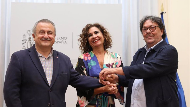 ep i d el coordinador del area publica de ccoo humberto munoz la ministra de hacienda maria jesus 20221107172203 ep i d el coordinador del area publica de ccoo humberto munoz la ministra de hacienda maria jesus 20221107172203