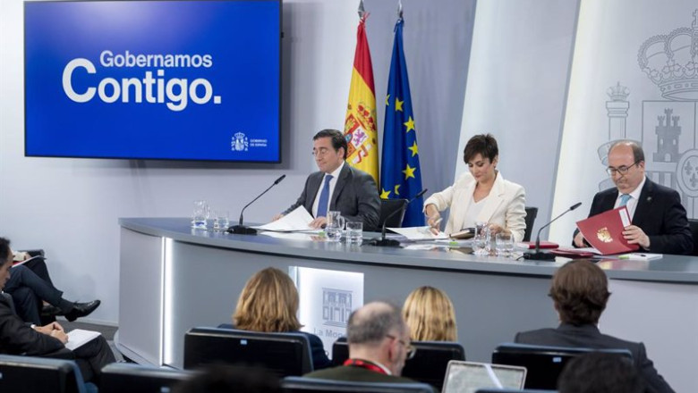ep i d el ministro de asuntos exteriores union europea y cooperacion jose manuel albares la ministra ep i d el ministro de asuntos exteriores union europea y cooperacion jose manuel albares la ministra