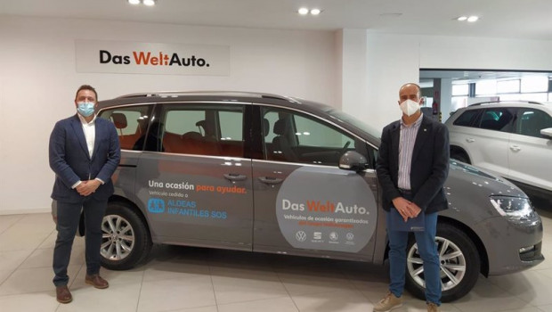 ep imagen de la entrega de los vehiculos