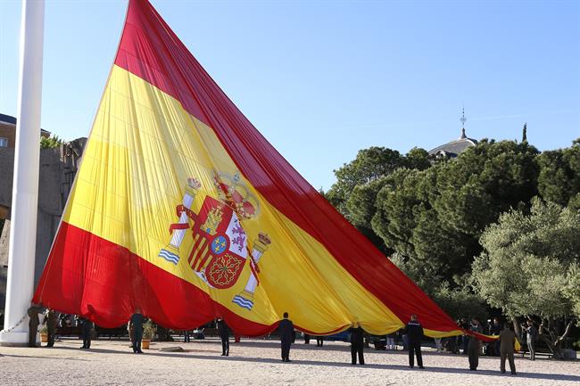 Izado solemne de bandera en la plaza de Colón | EMAD ep izado solemnebanderala plazacolon
