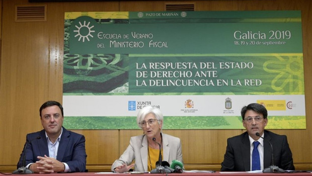 ep la fiscal general del estado maria jose segarrac durante su visita a la escuela de verano del