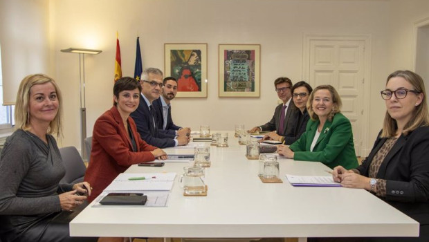 ep la ministra de vivienda y agenda urbana isabel rodriguez junto a la presidenta del banco europeo