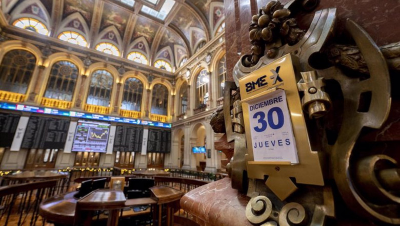 Paneles en el Palacio de la Bolsa, en la última sesión bursátil del año, a 30 de diciembre de 2021, en Madrid, (España). | Alberto Ortega - Europa Press ep paneles en el palacio de la bolsa en la ultima sesion bursatil del ano a 30 de diciembre de 2021