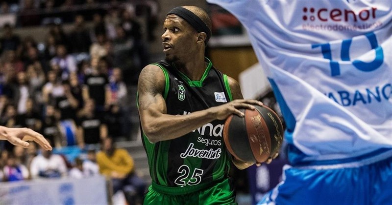 Thad McFadden, en un partido con el Divina Seguros Joventut. | ACB - Archivo ep thad mcfadden enpartidodivina seguros joventut