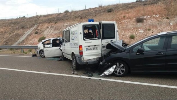 ep tres vehiculoscolisionadoun accidentefuentesebro
