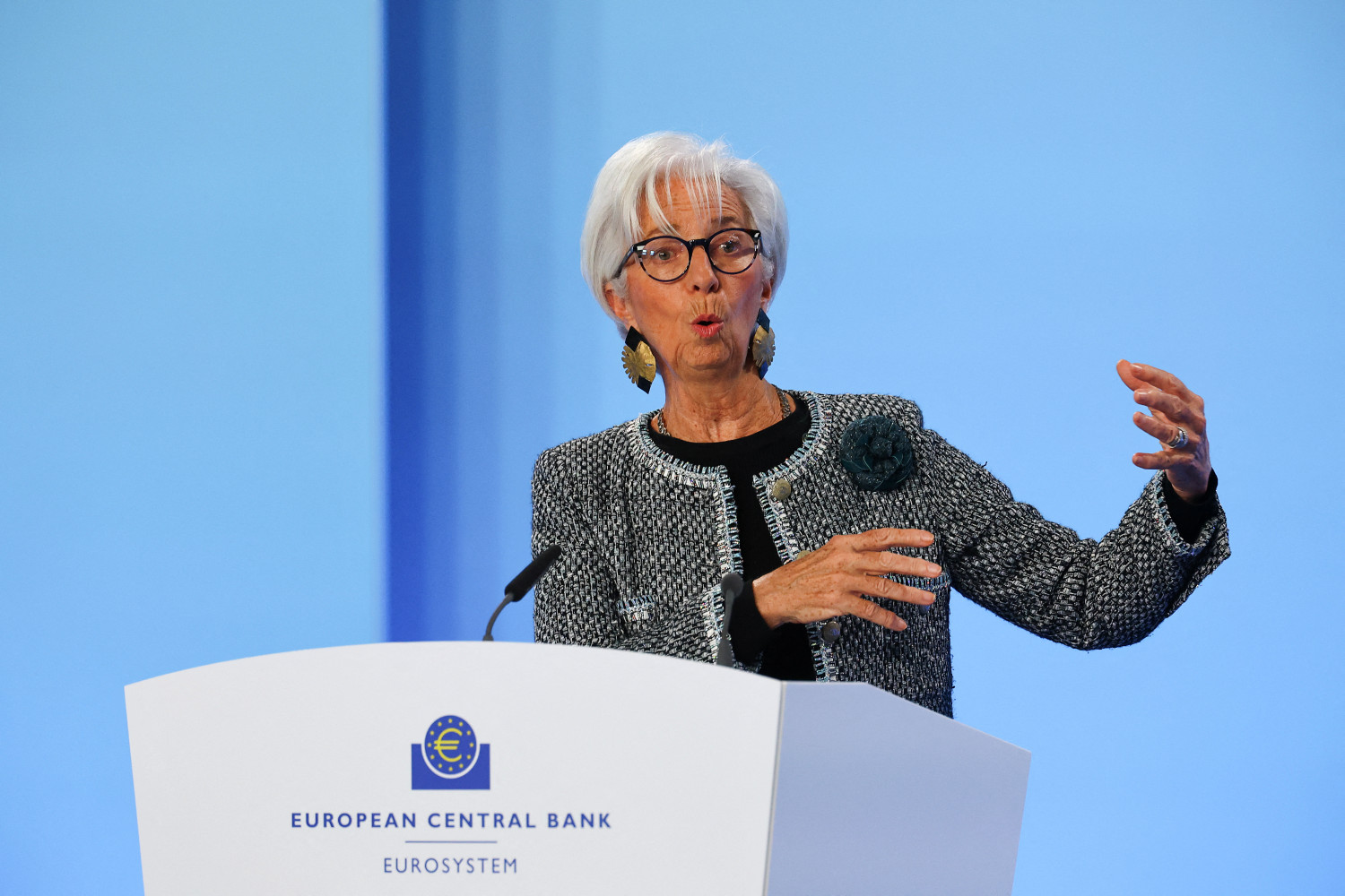 la presidente de la bce christine lagarde au siege de la bce a francfort 