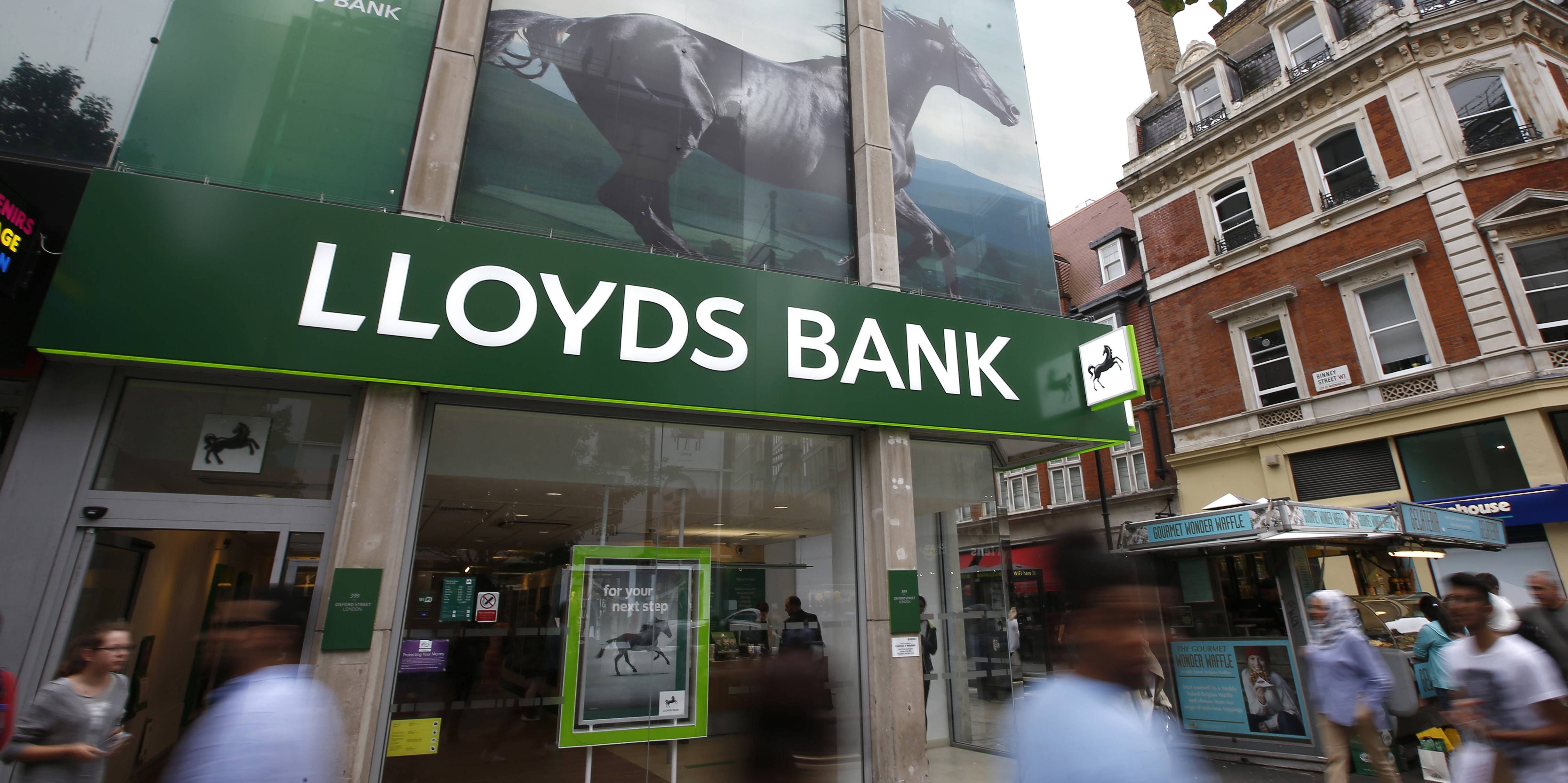 Lloyds gana un 33% menos en 2019 y advierte sobre la incertidumbre del Brexit